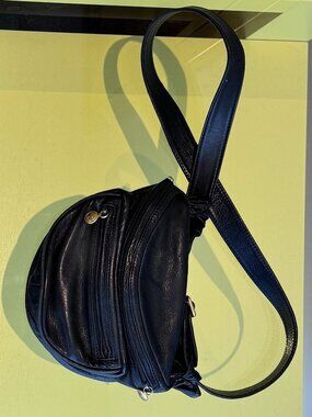 Vintage Gucci Black Leather Belt Bag